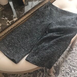Black & Grey Textured capri Pants